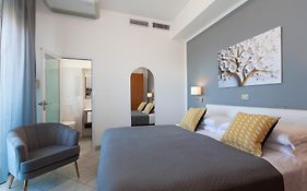Momo Seaview Hotel